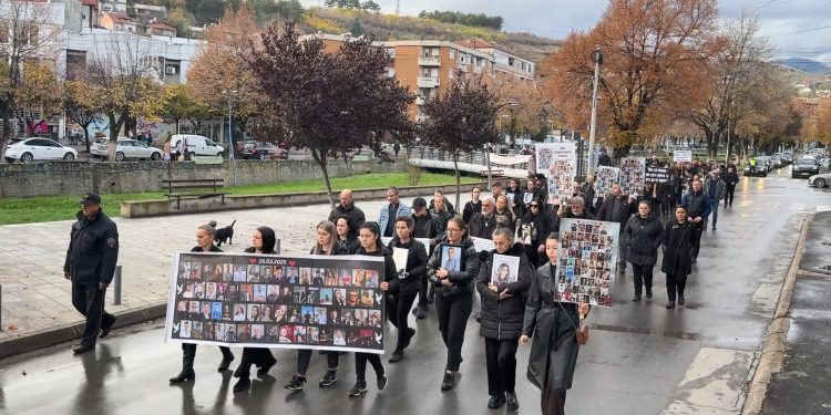 29. „Марш за ангелите“: Обвинети ги прекршуваат законските мерки и имаат средби со оштетени, ако за една недела нема одговор од Обвинителството ќе има посилни и поорганизирани акции