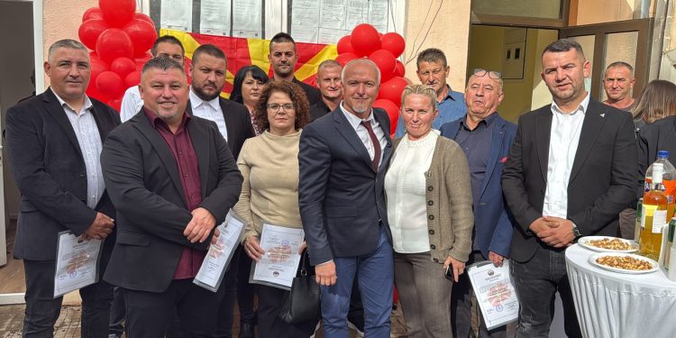 Во Општина Чешиново-Облешево новиот градоначалник Јорданчо Костадинов ја презеде функцијата, членовите на Советот ги добија уверенијата за мандатот