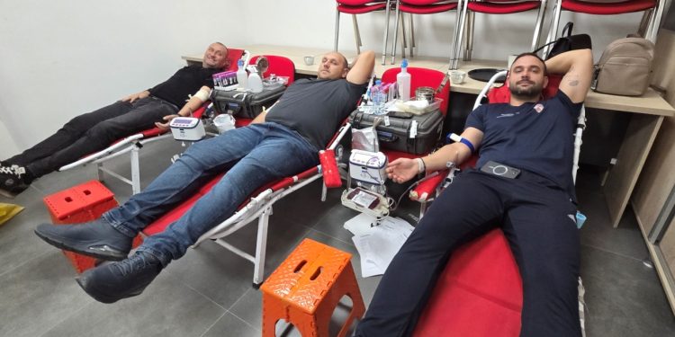 48 крводарители учествуваа на ноемвриската акција за дарување крв на Црвен крст – Кочани