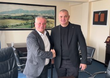 Митко Костадиновски ја презеде функцијата градоначалник на Општина Виница