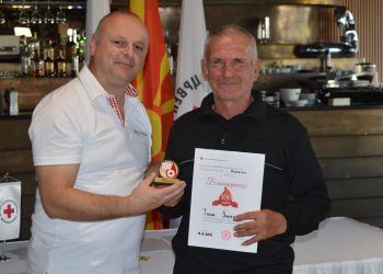 Црвен крст – Кочани го одбележа Светскиот ден на крводарителството, Тиме Златков доби признание за 100 пати дарувана крв