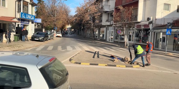 Почна примената на новиот сообраќаен режим на улиците во центарот на Кочани