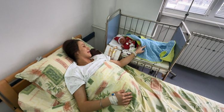 Машко дете се роди на Божик во Општата болница во Кочани – прво во општината во 2026 година
