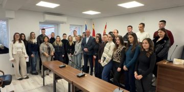 Триесет и еден студент од Кочани ќе користи стипендија од Општина Кочани