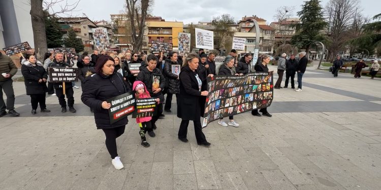 „Правдата не смее да биде само на хартија“ – порачаа родителите на настраданите во „Пулс“ на 39. „Марш за ангелите“ во Кочани