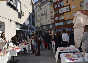 Во ритамот на креативноста: Се одржа базарот на рачни изработки „Кочани твори“