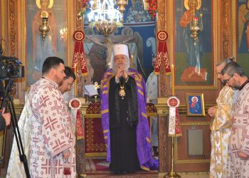 Во црквата „Св. великомаченик Георгиј“ се одржа архиерејска литургија за упокоените од пожарот во „Пулс“