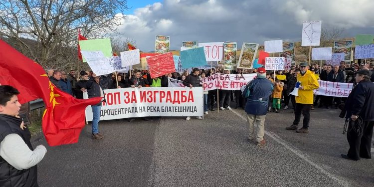 Жителите на Блатец бараат итно раскинување на концесијата за мини хидроцентралата „Блатешница“: „Реката е живот, а не бизнис“