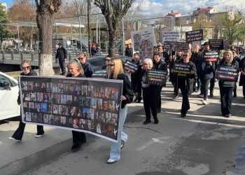 Семејствата на загинатите во „Пулс“ со ултиматум: „Нема да заминеме од пред Судска медицина додека не ја добиеме вистината“