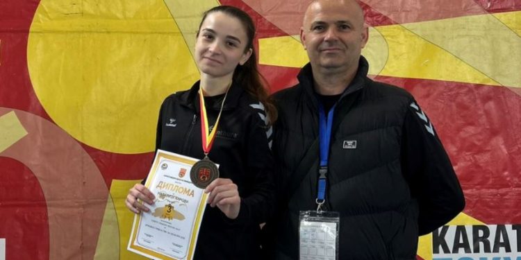 Наталија Карова се закити со бронза на Државното карате првенство за сениори