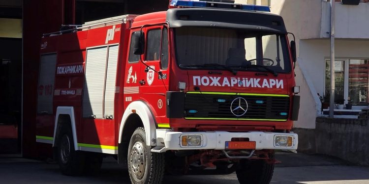 Територијалната противпожарна единица во Виница доби возило за интервенции што го донираа Ротари клубот Кочани – Виница и компанијата „Рото М“