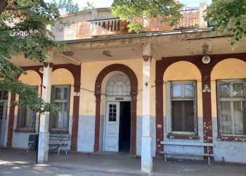 Живот во „чекалната на заборавот“ – Кочани помеѓу „славното“ минато на СХС и суровата реалност на РСМ