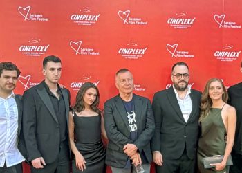 Силно одекна громогласната тишина – емотивна светска премиера на документарецот „Добри луѓе“ на Милчо Манчевски за трагедијата во кочански „Пулс“ на Сараевскиот филмски фестивал 