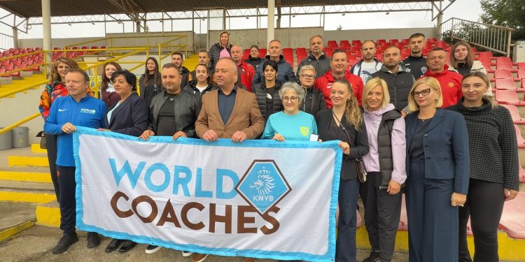 На стадионот „Никола Мантов“ почна меѓународната програма „KNVB Worldcoaches“ – Фудбалот како алатка за животни вештини и поддршка на младите